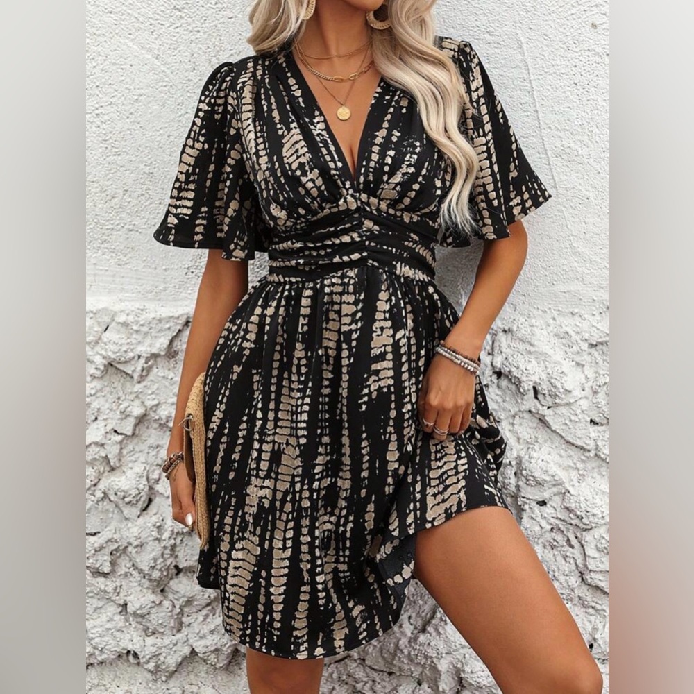 SHEIN Curve  Black and Tan Patterned Mini Dress w/ Ruffled Hem. Size 1XL